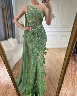 2025 Arabic Green One Shoulder Beaded Feathers Luxury Evening Gown with Side Cape Shawl for Women's Party