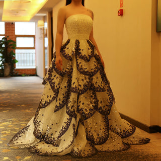 Luxury Black and White Ball Gown - Dubai Evening Dress with Elegant Ruffles for Weddings and Engagement Parties