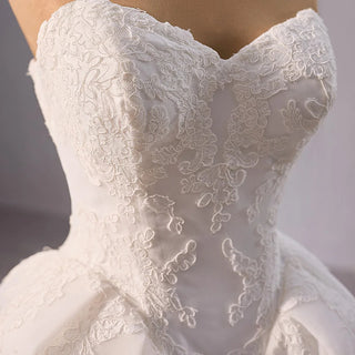 Modern Appliqued Lace Strapless Bridal Wedding Dresses With Long Train