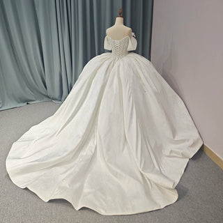 Elegant Sweetheart Satin Wedding Dress with Lace Fabric and Puffy Skirt for Brides