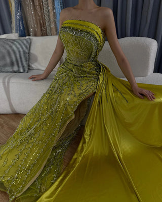 2024 Arabic Gold Strapless Satin Mermaid Beaded Luxury Dubai Evening Gown with Side Skirt for Women's Party