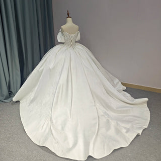 Elegant Sweetheart Satin Wedding Dress with Lace Fabric and Puffy Skirt for Brides