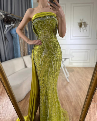 2024 Arabic Gold Strapless Satin Mermaid Beaded Luxury Dubai Evening Gown with Side Skirt for Women's Party