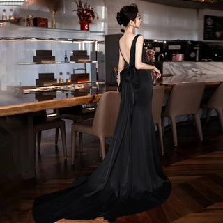 Stunning V-Neck Trumpet Mermaid Floor-Length Prom Dress