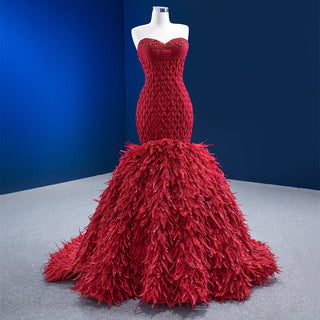 Feathered Elegance: Red Mermaid Evening Gowns with a Unique Pattern for a Party Dress