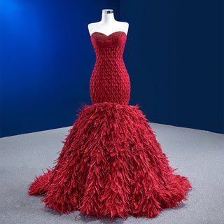 Feathered Elegance: Red Mermaid Evening Gowns with a Unique Pattern for a Party Dress