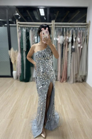 Ships in 1 to 3 Days - Silver One-Shoulder Mirror Beaded Mermaid Gown – Dubai Luxury High-Slit Evening Dress for Celebrity Parties 2024