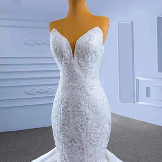 Beautiful Sleeveless Lace Slim Mermaid Wedding Gown