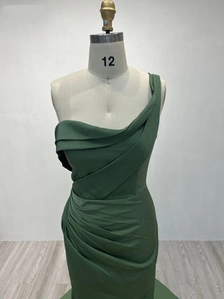 2024 Green Mermaid Evening Dress - Sexy Open Back Satin Gown with One Shoulder and Pleats for Formal Occasions