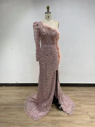 2024 Pink One-Shoulder Evening Dress - High-Quality Beaded Feathers Mermaid Gown with High Split for Wedding Guests in Dubai