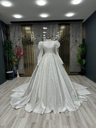 Imperial Elegance Lace and Satin Bridal Gown with Puffed Sleeves