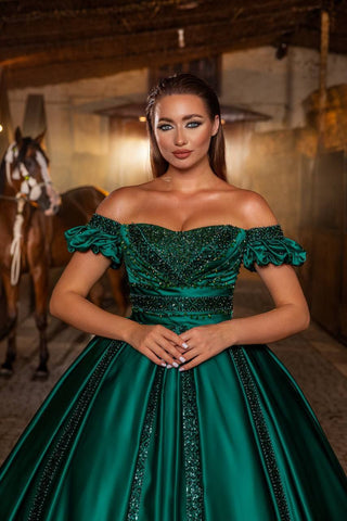 Emerald Enchantment Off-the-Shoulder Evening Gown with Beaded Accents – Larosabride’s Exclusive