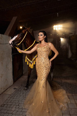 Golden Glamour Mermaid Evening Gown with Sequin Embellishments – Larosabride’s Exclusive