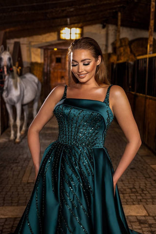 Luxurious Starry Night Crystal-Adorned Silk Evening Gown with Elegant Drapery – Larosabride’s Exclusive