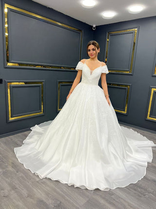 Magnificent Sweetheart Neckline Beaded Ball Gown with Elegant Off-Shoulder Sleeves and Full Satin Skirt