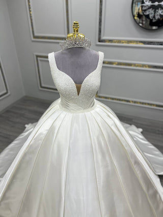 Exquisite Plunge-Neck Beaded Satin Ball Gown with Sculpted Waist and Regal Train