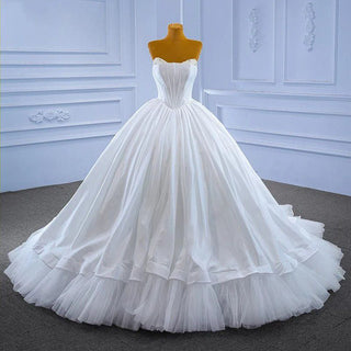 Elegant Sleeveless White Ball Gown Wedding Dress for Women - Affordable Luxury