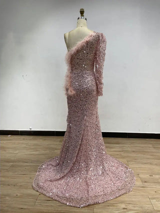 2024 Pink One-Shoulder Evening Dress - High-Quality Beaded Feathers Mermaid Gown with High Split for Wedding Guests in Dubai