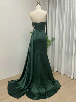 2024 Green Strapless Satin Sheath Evening Dress - Elegant Beaded Mermaid Gown for Bridesmaids and Prom