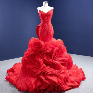 Elegant in Red: Pleated Strapless V-Neck Mermaid Evening Dress