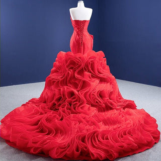 Elegant in Red: Pleated Strapless V-Neck Mermaid Evening Dress