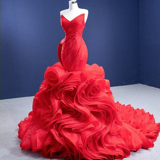 Elegant in Red: Pleated Strapless V-Neck Mermaid Evening Dress