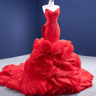 Elegant in Red: Pleated Strapless V-Neck Mermaid Evening Dress