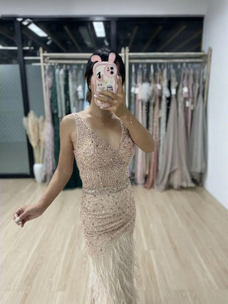 Ships in 1 to 3 Days - 2024 Sexy V-Neck Mermaid Evening Gown - Beaded Feathers Wedding Party Dress with Sleeveless Design for Red Carpet Events