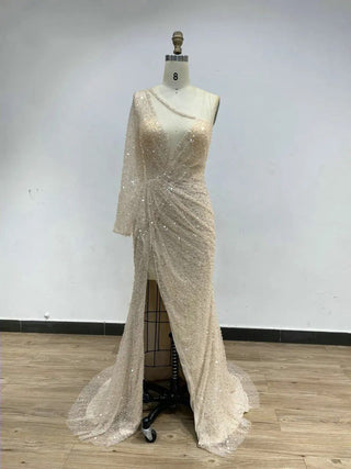 Arabic Exclusive Champagne One-Shoulder Evening Dress - Luxury High Split Mermaid Gown with Long Sleeve for Women’s Formal Events in Dubai