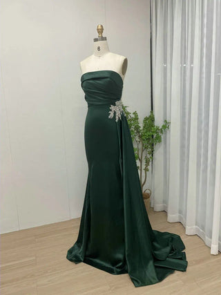 2024 Green Strapless Satin Sheath Evening Dress - Elegant Beaded Mermaid Gown for Bridesmaids and Prom