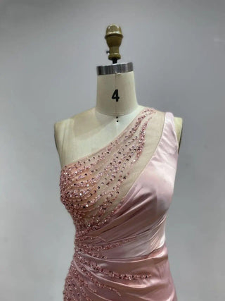 Pink One-Shoulder Satin Mermaid Cocktail Dress – Stunning Beaded Prom Gown with Side Slit 2024 Exclusive