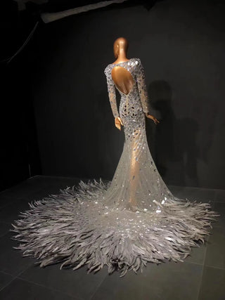 QUEENS DUBAI: Mermaid Marvel - Ostrich Feather Train Lens Design Costume Show Dress for a Dazzling Fashion Show Evening